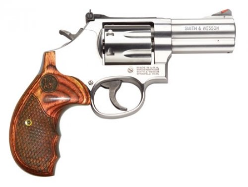 Smith & Wesson 686 PLUS DELUXE .357 MAGNUM Smith & Wesson 686 PLUS DELUXE .357 MAGNUM