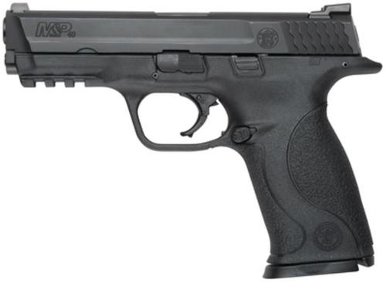 Smith & Wesson M&P Full Size .40 SW, 4.25" Barrel, Black Melonite Finish, Dot Front Sight, 10 Round - MA Compliant Smith & Wesson M&P Full Size .40 SW, 4.25" Barrel, Black Melonite Finish, Dot Front Sight, 10 Round - MA Compliant